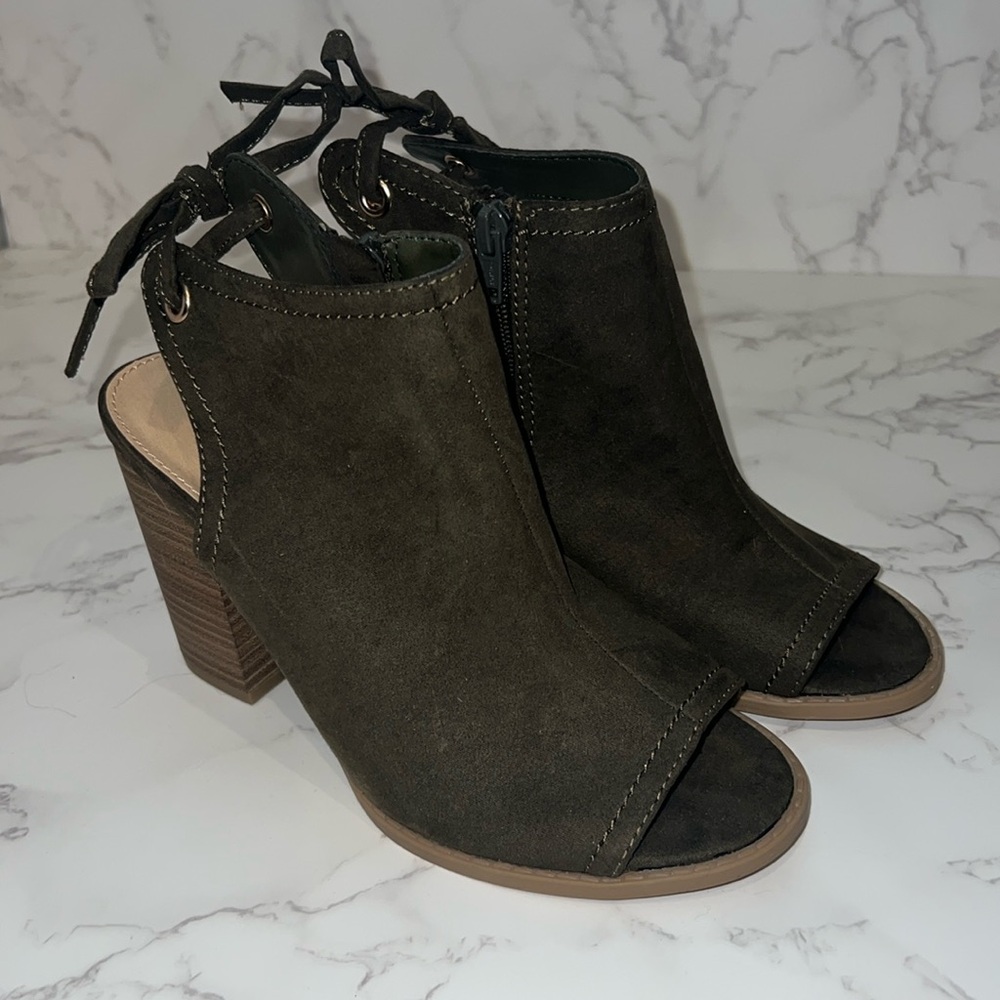 LC Lauren Conrad Heels